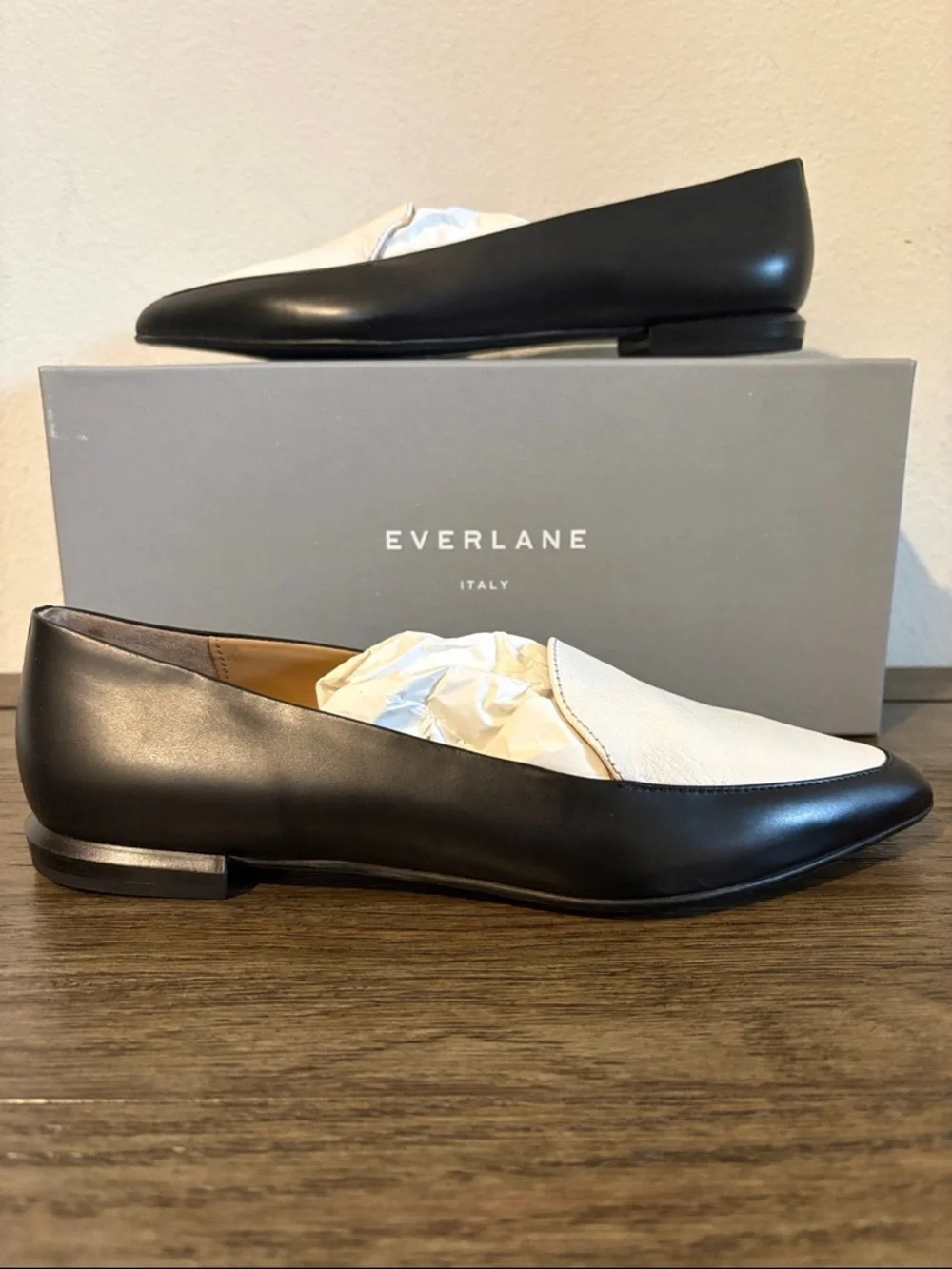 NIB [Everlane] Pointed Toe Italian Leather Black/White Flats Women’s 8.5 - Picture 5 of 15
